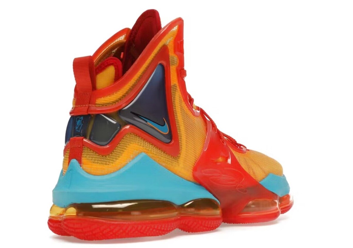 Nike LeBron James 19 Tune Squad Space Jam Sneakers DC9338  display picture 2