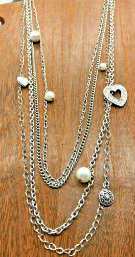 Faux Pearls Small Heart Locket 22" Nice aeo Silver Tone Chain Pendant Necklace