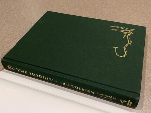 The Hobbit By J R R Tolkien SIGNED by Alan Lee (1997 Illustrated Hardcover) LotR - Foto 15 di 24