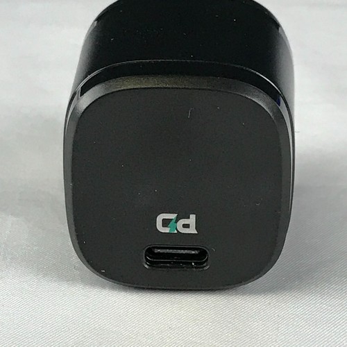 Z Gear USB-C Adaptive Fast Charge Wall Charger 20 Watts - Picture 4 of 7