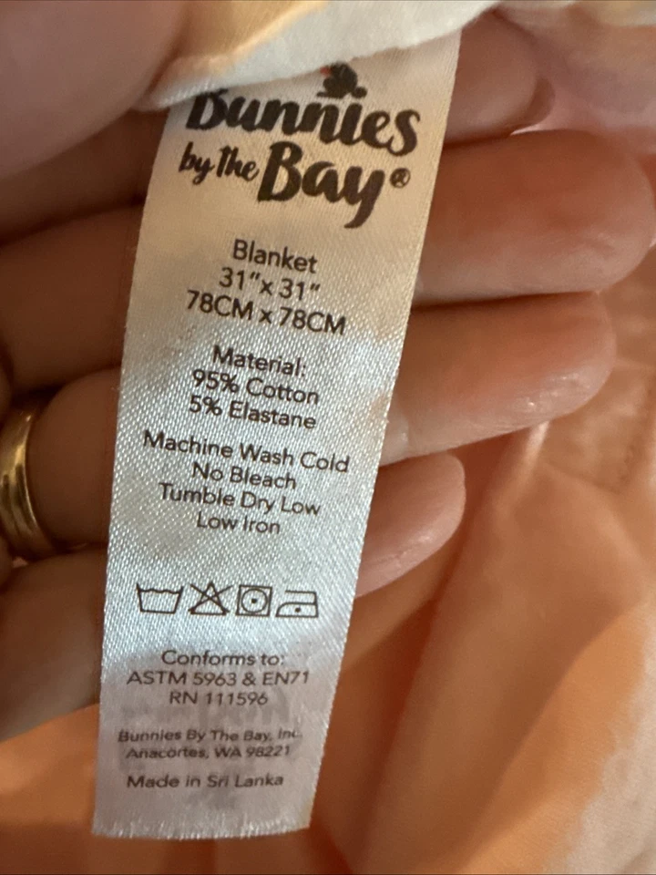 Bunnies By The Bay 婴儿毯 粉色和白色 兔子 女士 Bugs Flowers Ruffle — 第 3/4 张图片