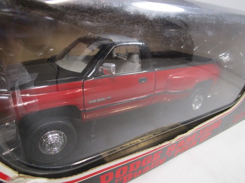 JRL TOYS 1/18 ROT/SCHWARZ DODGE RAM 3500 DUALLY V10 TRUCK GEBRAUCHT *BESCHREIBUNG LESEN* - Bild 2 von 8