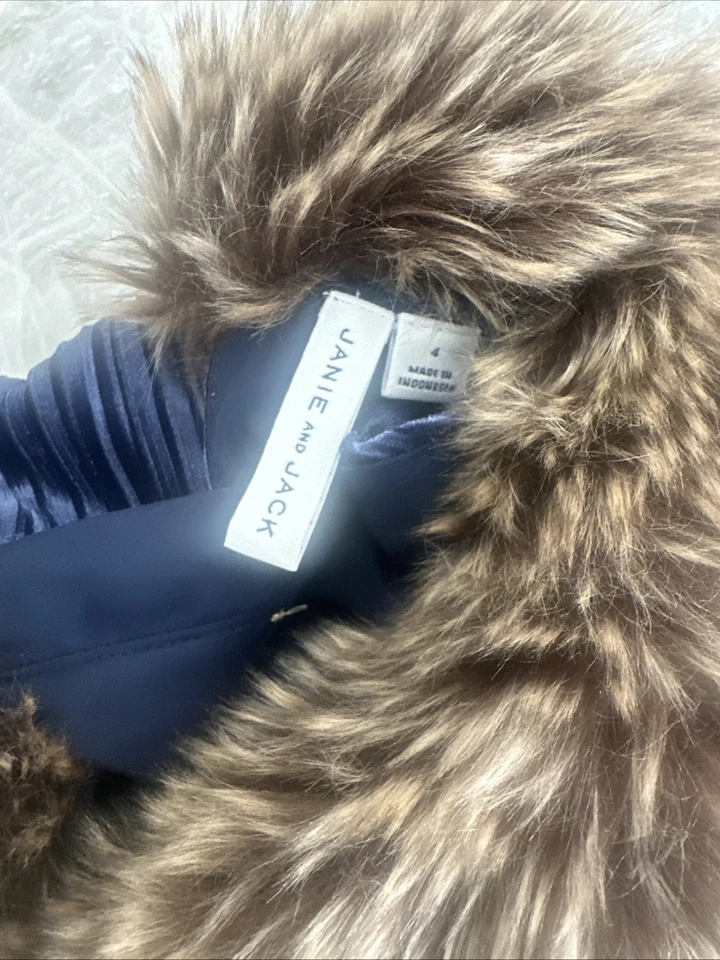 TRAJE CUELLO PIEL JANIE AND JACK NIÑA TALLA 4 Foto 2 de 3