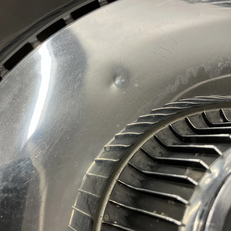 Buick Electra 225 67-68 Lesabre Wagon 15" tapacubos OEM Foto 3 de 4