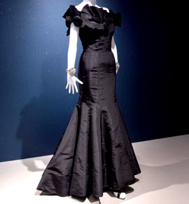 Oscar de la Renta 2010 Runway Rosette Long Maxi Gown Silk Evening Dress US 12
