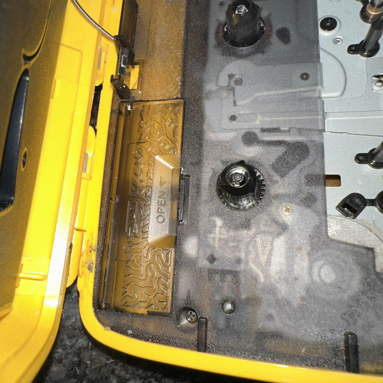 Sony WALKMAN Sports WM-FS111 Portable AM/FM Radio Cassette Player Mega Bass Vtg*