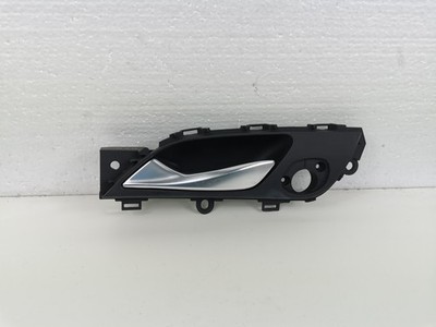 2015 HYUNDAI i40 N/S/F FRONT LEFT INTERIOR DOOR HANDLE 25111-72800
