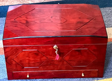 Large CIGAR HUMIDOR CHEST 18" x 11" x 10"/NO RESERVE AUCTION