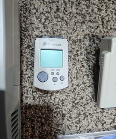 Sega Dreamcast Console BUNDLE W/ 2 cont. , 1 VMU, 1 Game, 1 Rumble Pak. RD DESC.