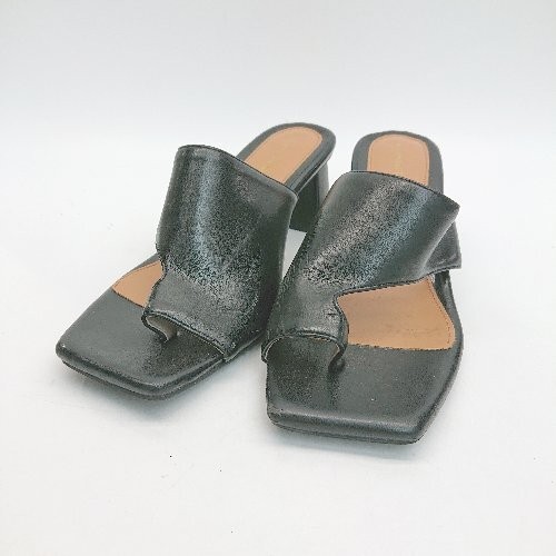 Oriental Traffic Square Toe Plain Asymmetric Thon… - image 1