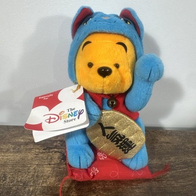 LUCKY CAT POOH おみくじキーホルダー Disney プーさん 希少 Maneki-Neko Disney Store Japan Exclusive Winnie the Pooh Lucky Cat