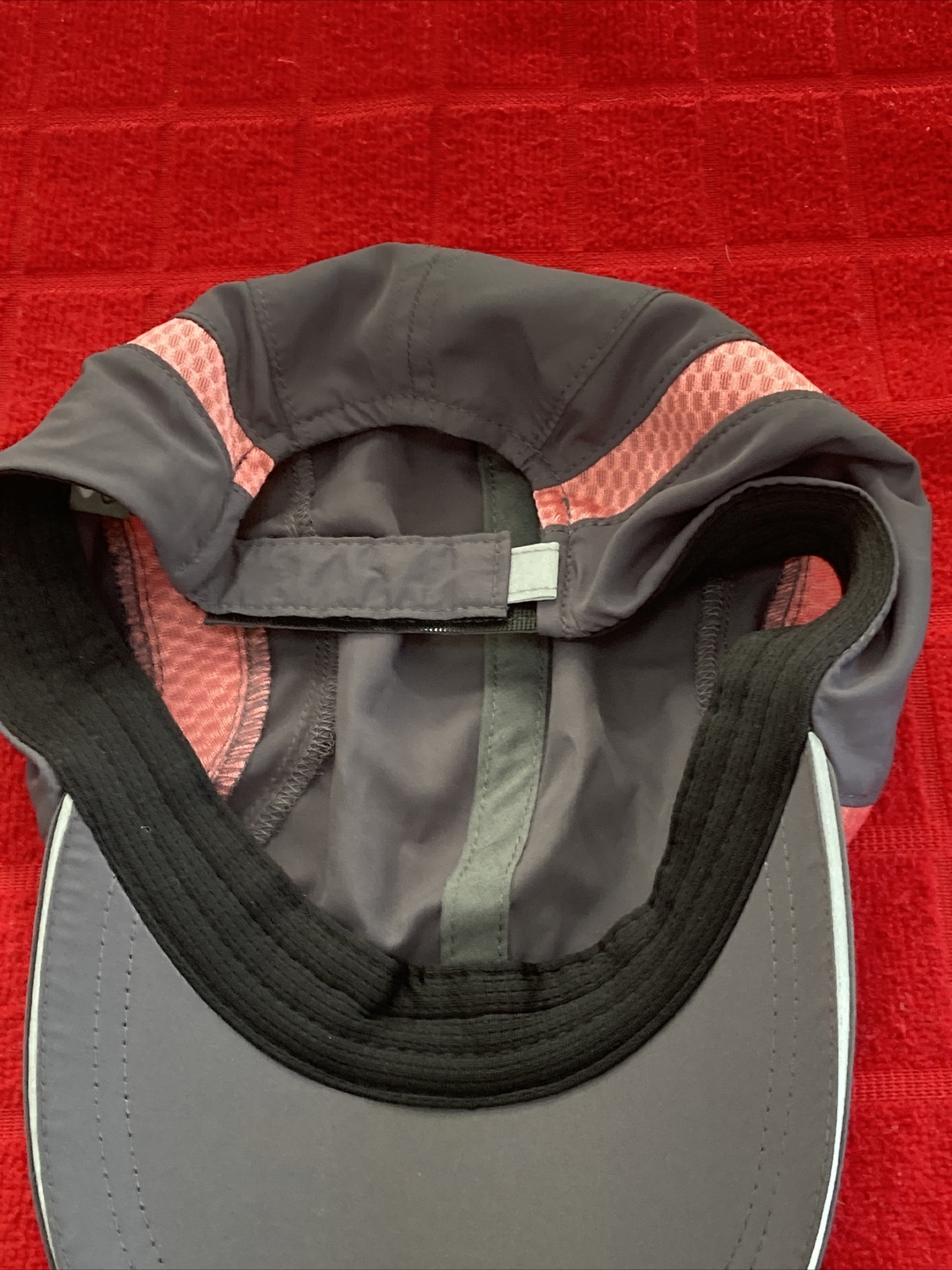 WOMAN’S ACTIVEWARE CAP - image 10