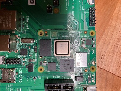 Raspberry Pi Compute Module 4, 1GB 16gb EMMC Wifi CM4101016