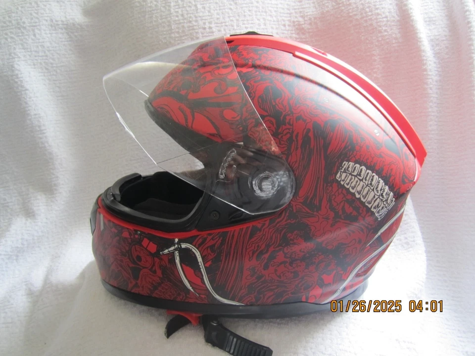 Motorcycle helmet - Image 3 of 4