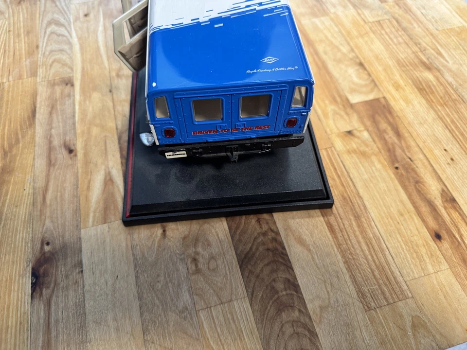 Maisto Hummer H1 Spicer Drivetrain / Chassis Products 1:18 Diecast SUV Car - Image 2 of 3