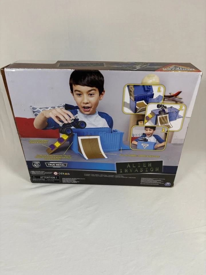 Monster Jam Alien Invasion Ship It & Flip It, Ramp and Obstacles — 第 2/2 张图片