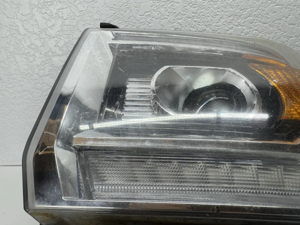 Mint! 2014 - 2019 GMC Sierra 1500 2500 3500 Left LH Halogen LED Headlight OEM - Image 2 of 4