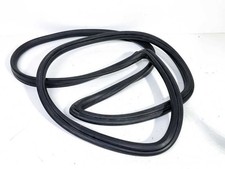 62-71 Mercedes W111 W112 Coupe Rear Window Seal Gasket 1116705339