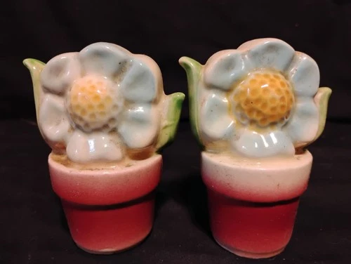 Vintage Shawnee Pottery Flower Pot Salt & Pepper Shakers