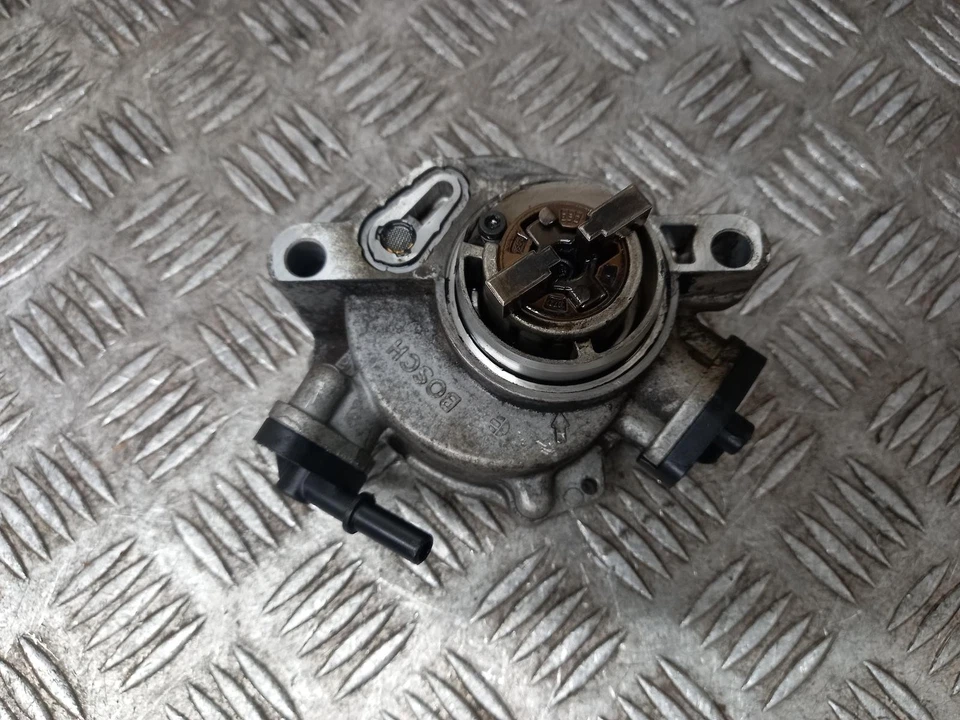 Ford Focus C Max Mk2 Brake Vacuum Pump 1.6L Diesel 9684786780 2010 11 12 13 14 - Image 2 of 4