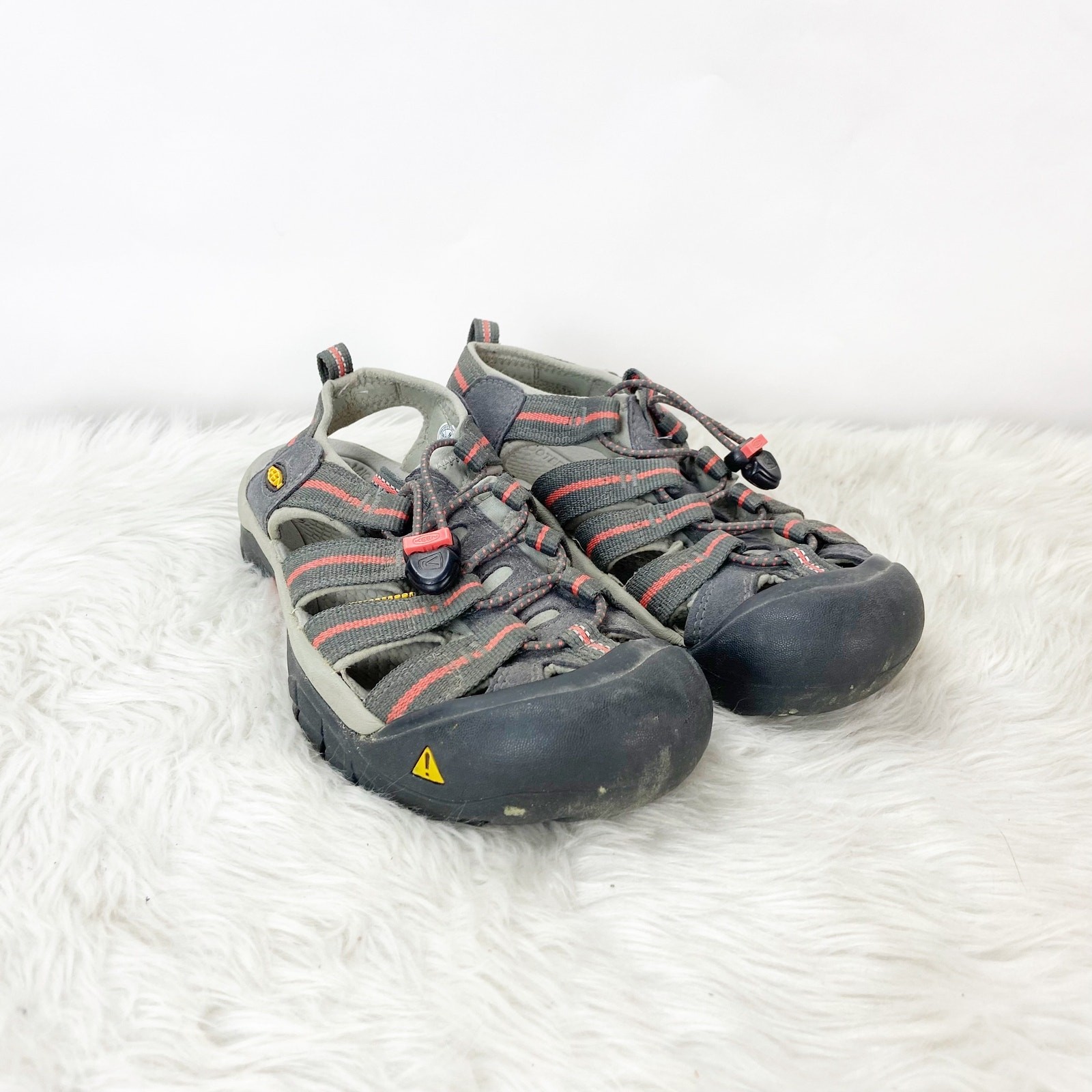 Sandali da donna Keen 9 magnetici corallo caldo Newport H2 passeggio escursionismo