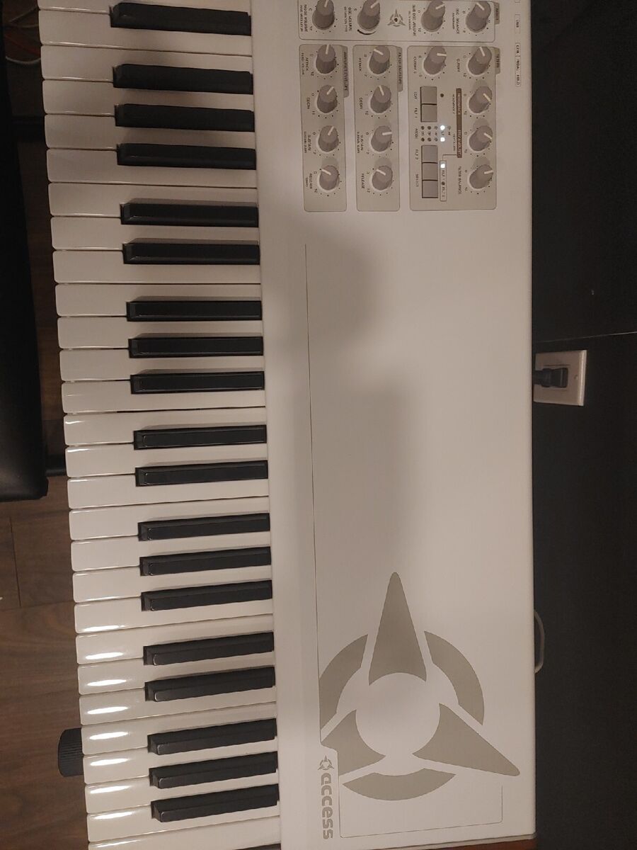 Access VIRUS TI2 desktop 限定100台 ホワイト Access Virus TI2 WhiteOut Limited Edition Integrated
