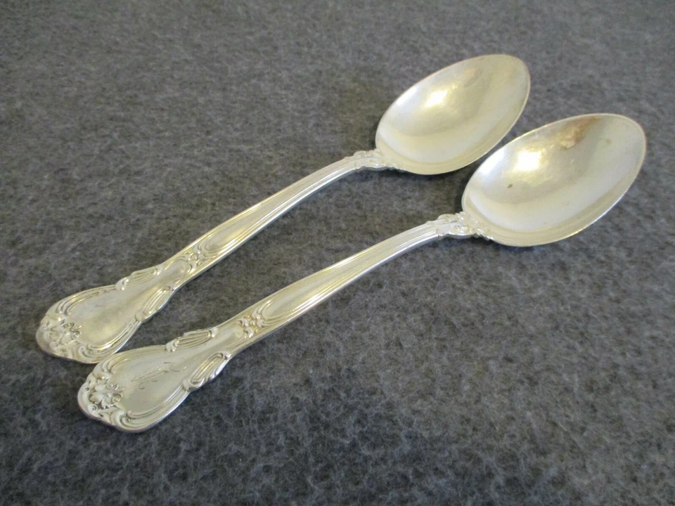 ANTIGUAS CUCHARAS PARA SERVIR GORHAM PLATA ESTERLINA (2) PATRÓN CHANTILLY 139g Foto 3 de 4