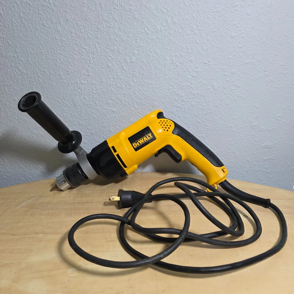 DEWALT DW511 1/2-Inch 7.8-Amp Corded Hammer Drill (J64) (USED LOCAL ONLY TEXAS) - Image 3 of 4