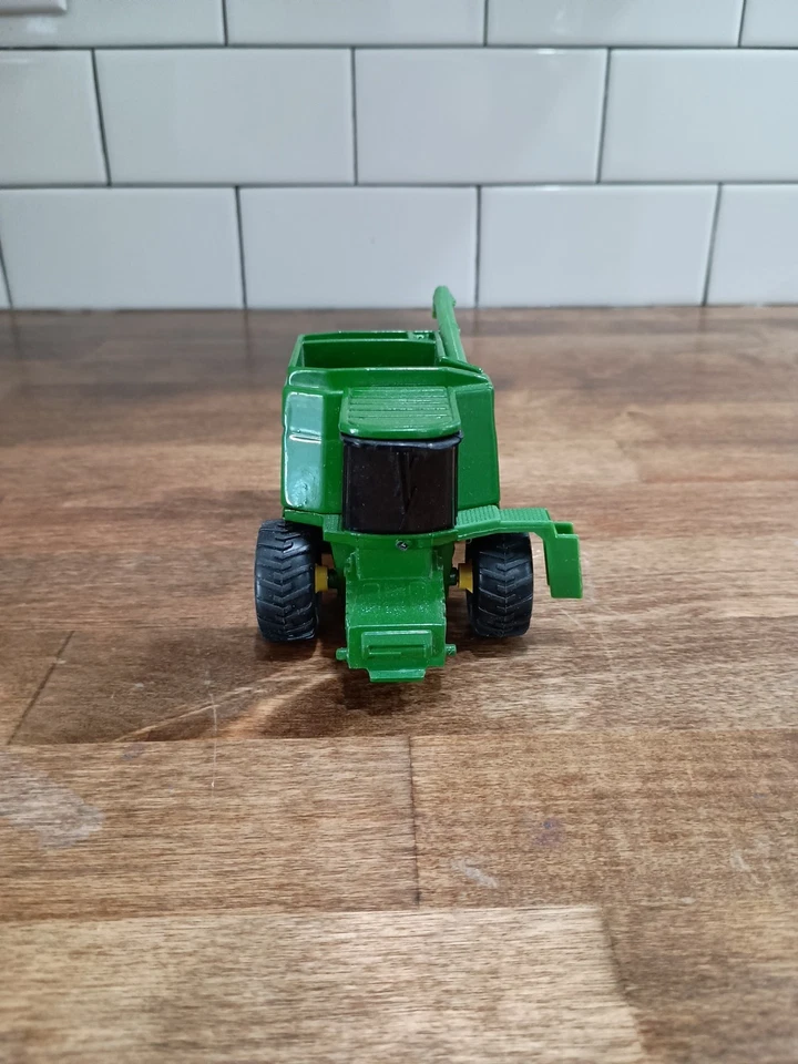 ERTL John Deere 9610 Maximizer Combine DieCast 1/43 Scale Missing Front Attachme - Image 2 of 4