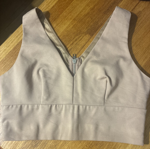 Luvalot Cropped Cami Beige Wide Strap Tank Top Women’s Size 10
