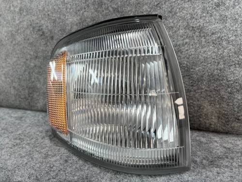 CROWN S130 GS136V GS130 VAN WAGON TOYOTA OEM TURN SIGNAL LIGHT RIGHT SIDE 30-181 - Picture 4 of 9