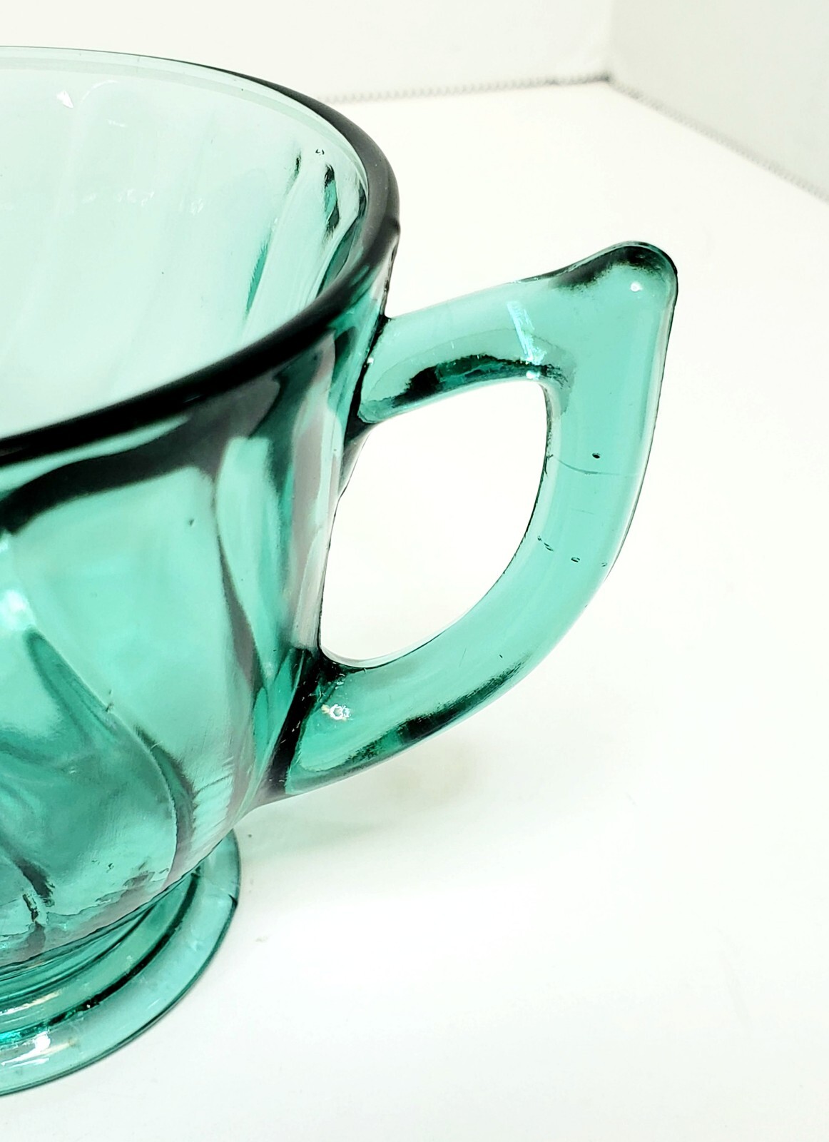 Vintage Set of 4 Jeannette Glass Green Swirl Cups And Saucers 1937