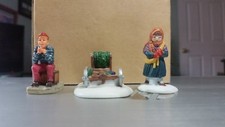 Lot de 2 dept. 56/ 1 Lemax porcelaine peinte à la main garçon, fille et chariot - parfait état