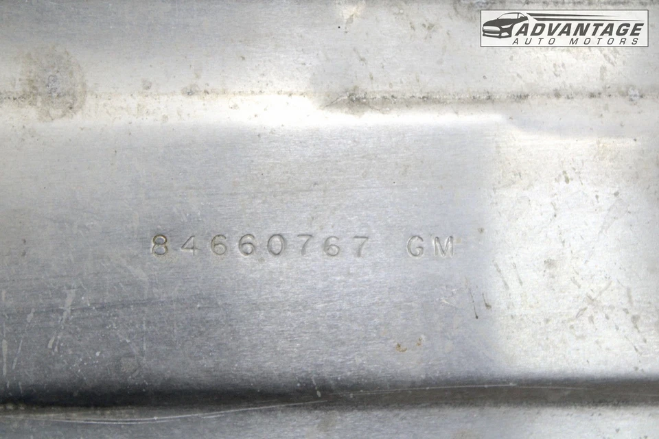 Chevrolet Camaro 2016-2024 sistema de escape trasero silenciador debajo de la carrocería escudo térmico OEM Foto 4 de 4