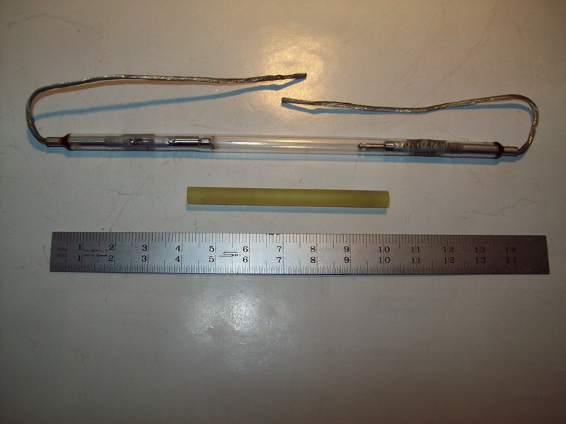 Set of yellow Nd:YAG rod, 5 x 60 mm, slightly used, and Kr-filled DC lamp, new