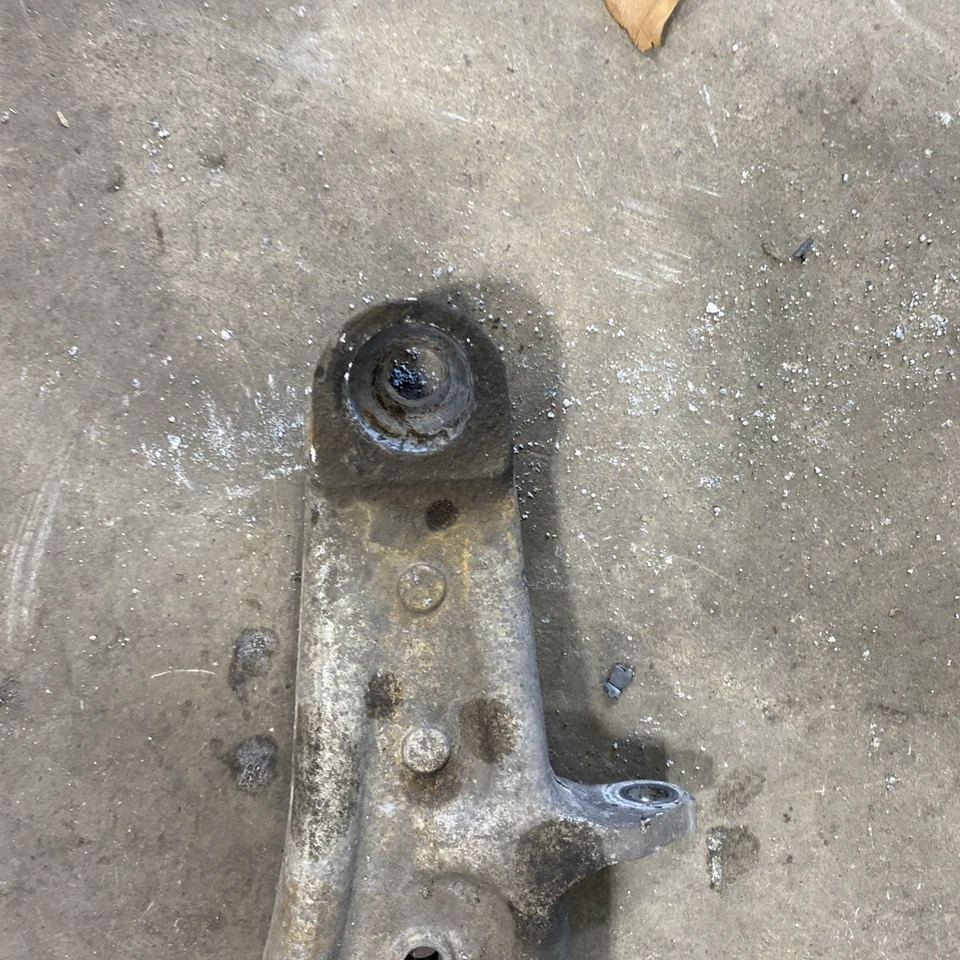 Subaru Impreza Sti 2006 2007 sedán delantero izquierdo conductor brazo de control inferior fabricante original Foto 2 de 4