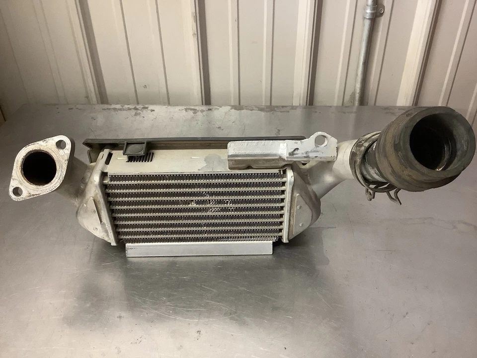 1997-2002 Mazda Millennia 2.3L Turbo Intercooler Frontal - Imagem 2 de 4