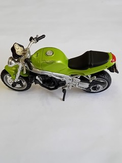 Maisto 1:18 Triumph Speed Triple Motorbike Model Green Motorcycle Die Cast