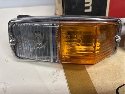 MGB NOS Lucas L677 Side Flasher Lamp Assembly (Pair) In Amber