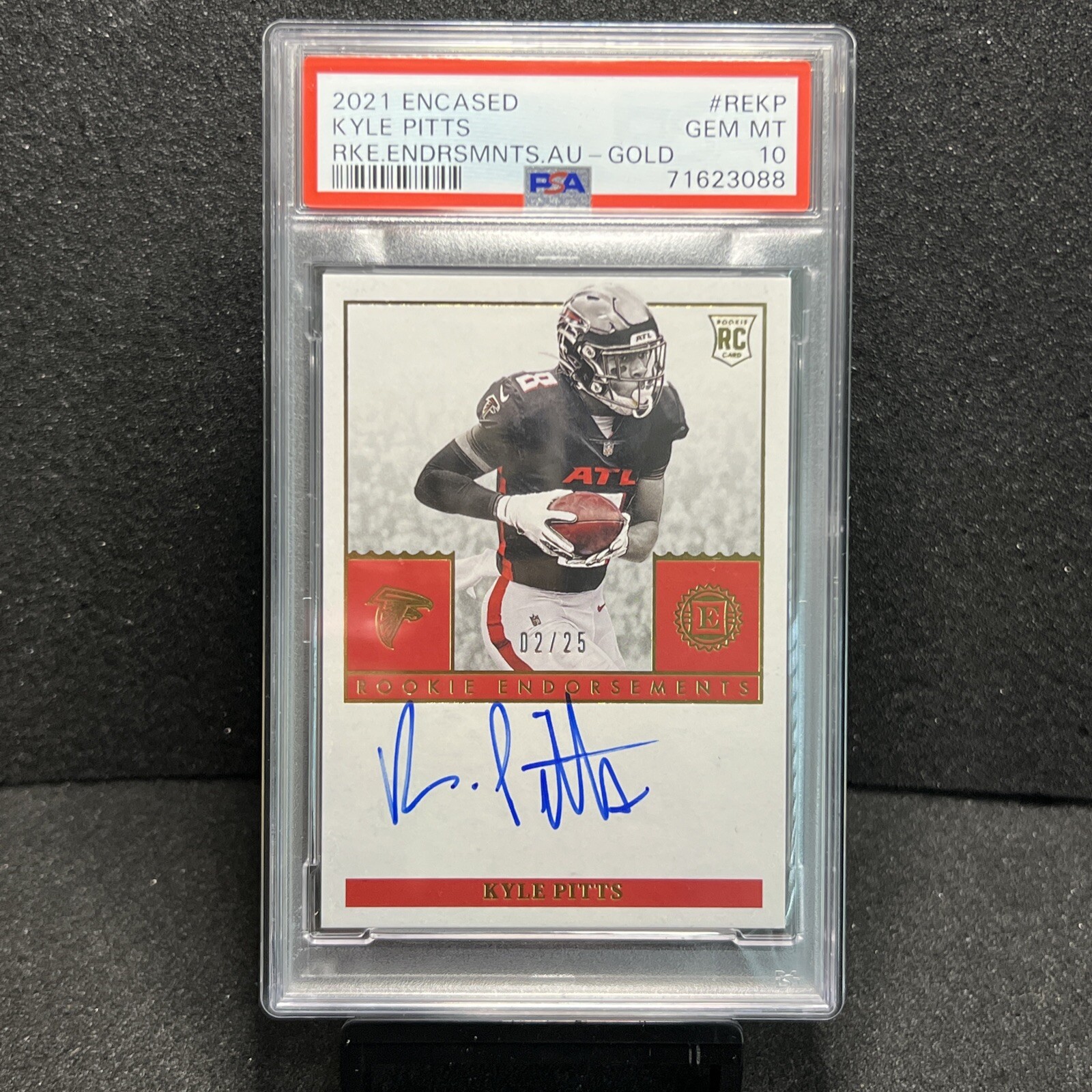 Kyle Pitts Panini Encased Rookie Endorsements #REKP Gold