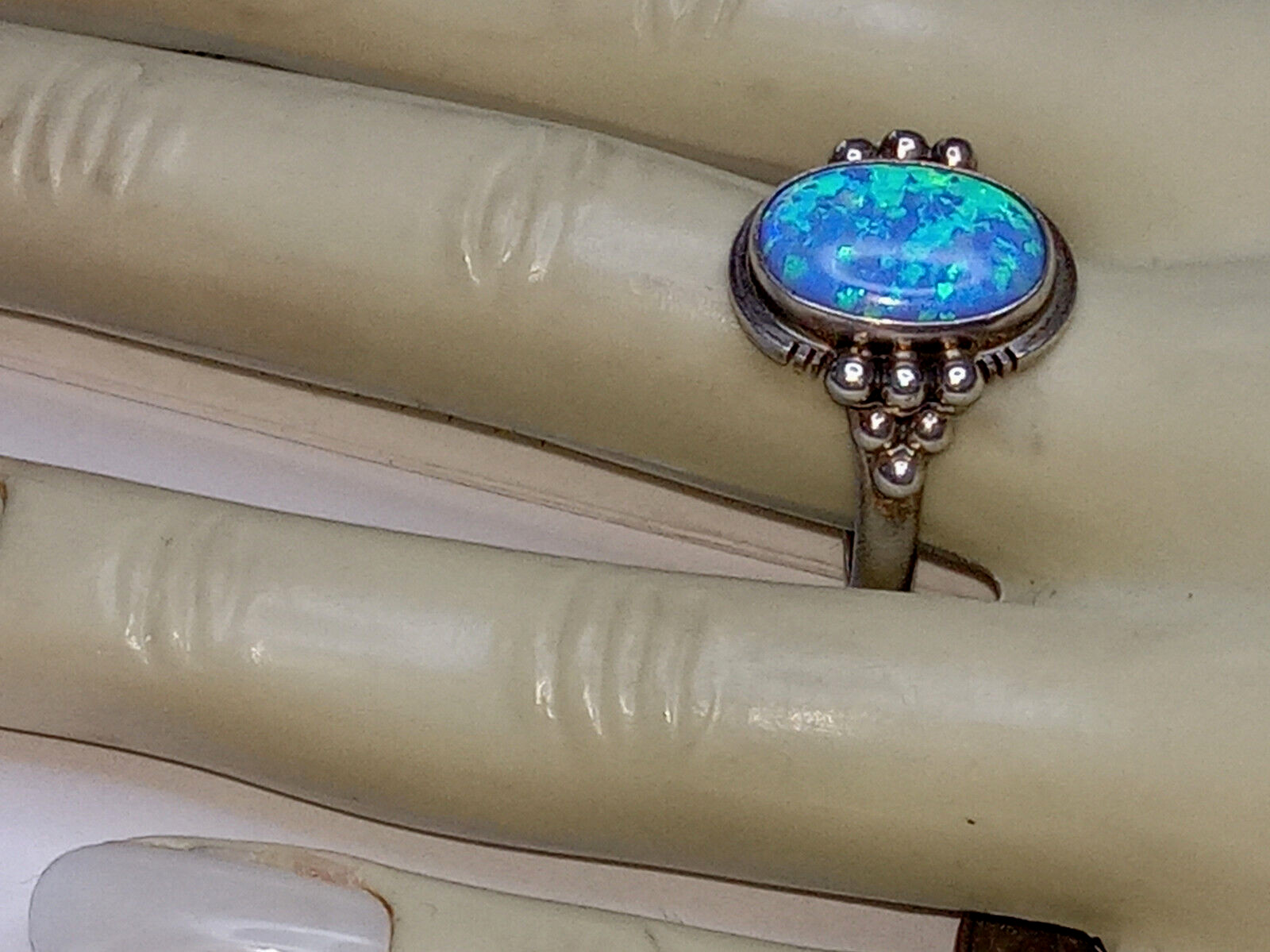 RUNNING BEAR TRADING GALLUP, 925, 10 X 13MM OVAL OPAL… Gem