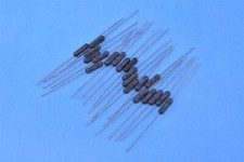 Lot of 20 Vishay Through Hole Resistor 3 ohm 3 W  1 Axial Leaded RS-2B 3 1 