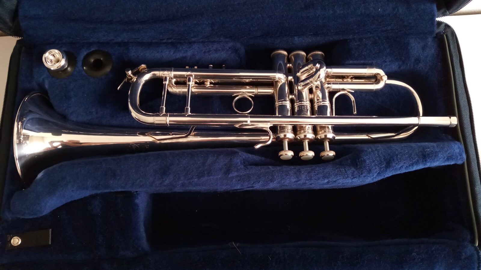 BACH STRADIVARIUS TRUMPETMODEL 37 w/ New Bach Strad Case! eBay