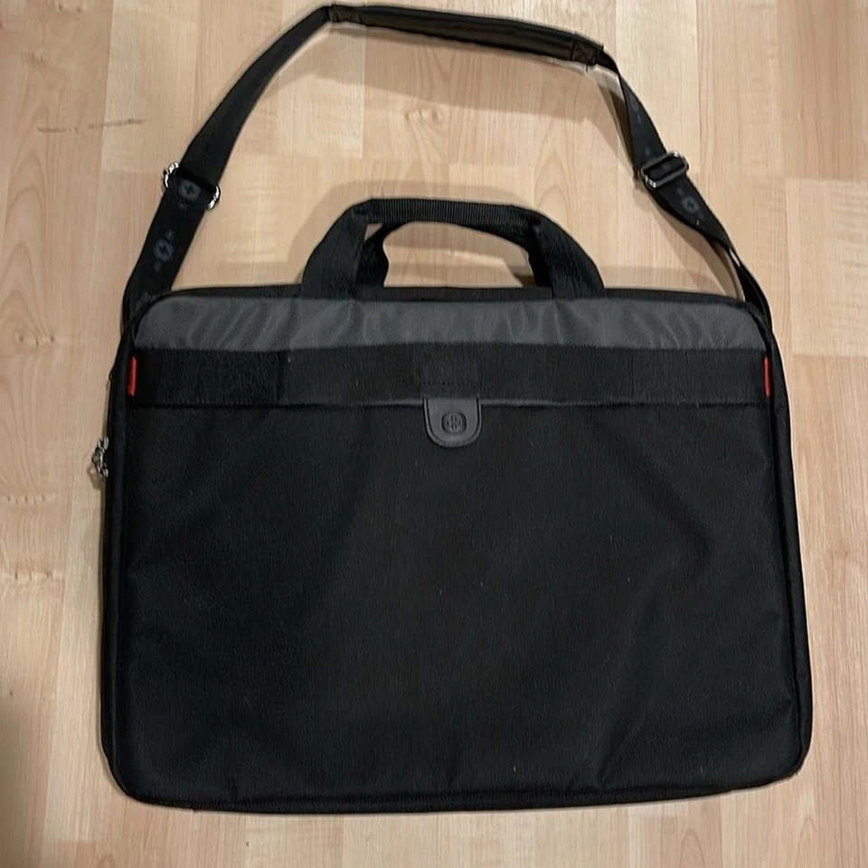 "Funda delgada para computadora portátil Wenger Swiss Company Black Legacy 17""" Foto 2 de 4