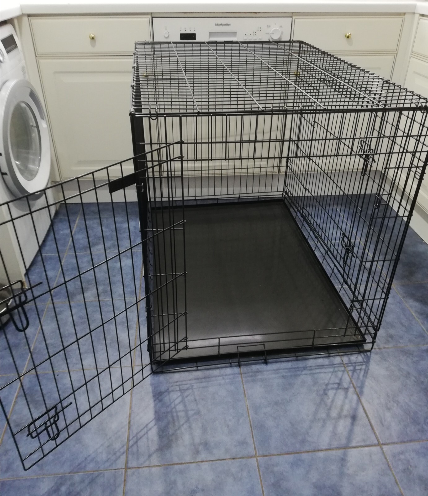 EllieBo Large Folding 2 Door Dog Crate 42inch(107cm) Black With Water