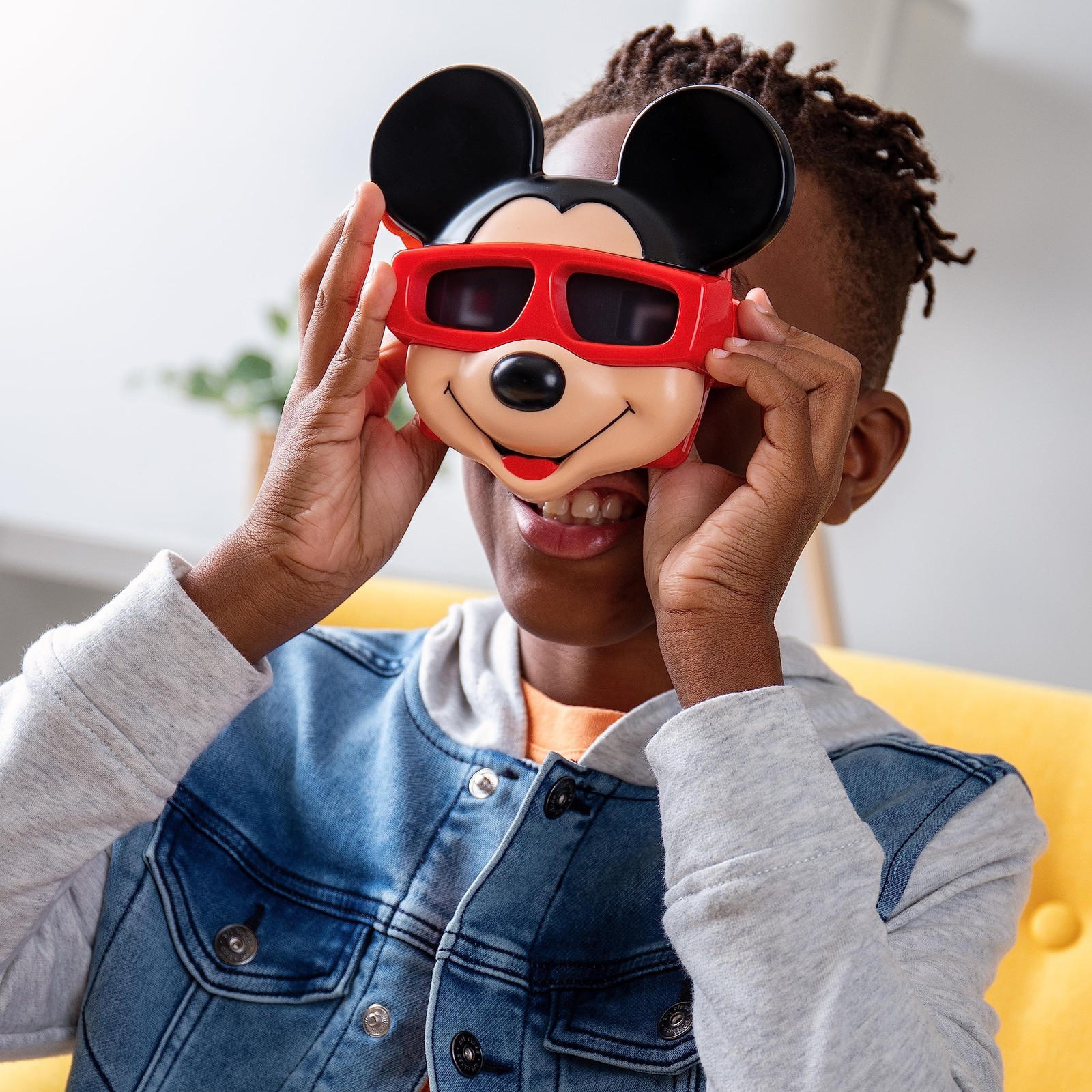 Mickey Mouse Deluxe View Master 3D Viewer Set with 3 Reels and Storage Case
