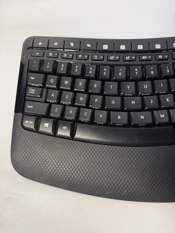 Microsoft Wireless Comfort Desktop 5050 | No USB | *Keyboard Only* Untested - Image 2 of 4