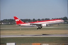 Dia D-ALPH Airbus A330-223 LTU Flugzeug 35mm ungerahmt O90-1-4