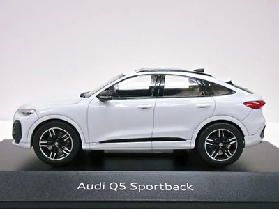 AUDI Dealer Edition 1/43 Audi Q5 Sportback 2025 White Diecast