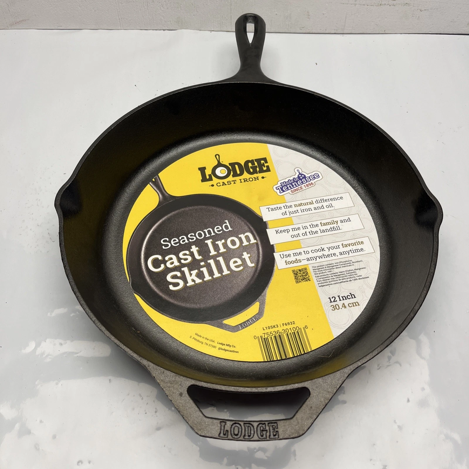Lodge Cast Iron Skillet Vtg, 10SK USA 12 inch Assist Handle Double Pour Spout